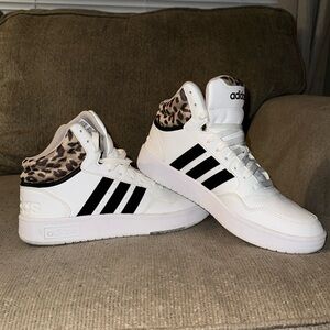 High top Adidas sneakers - MAKE OFFER